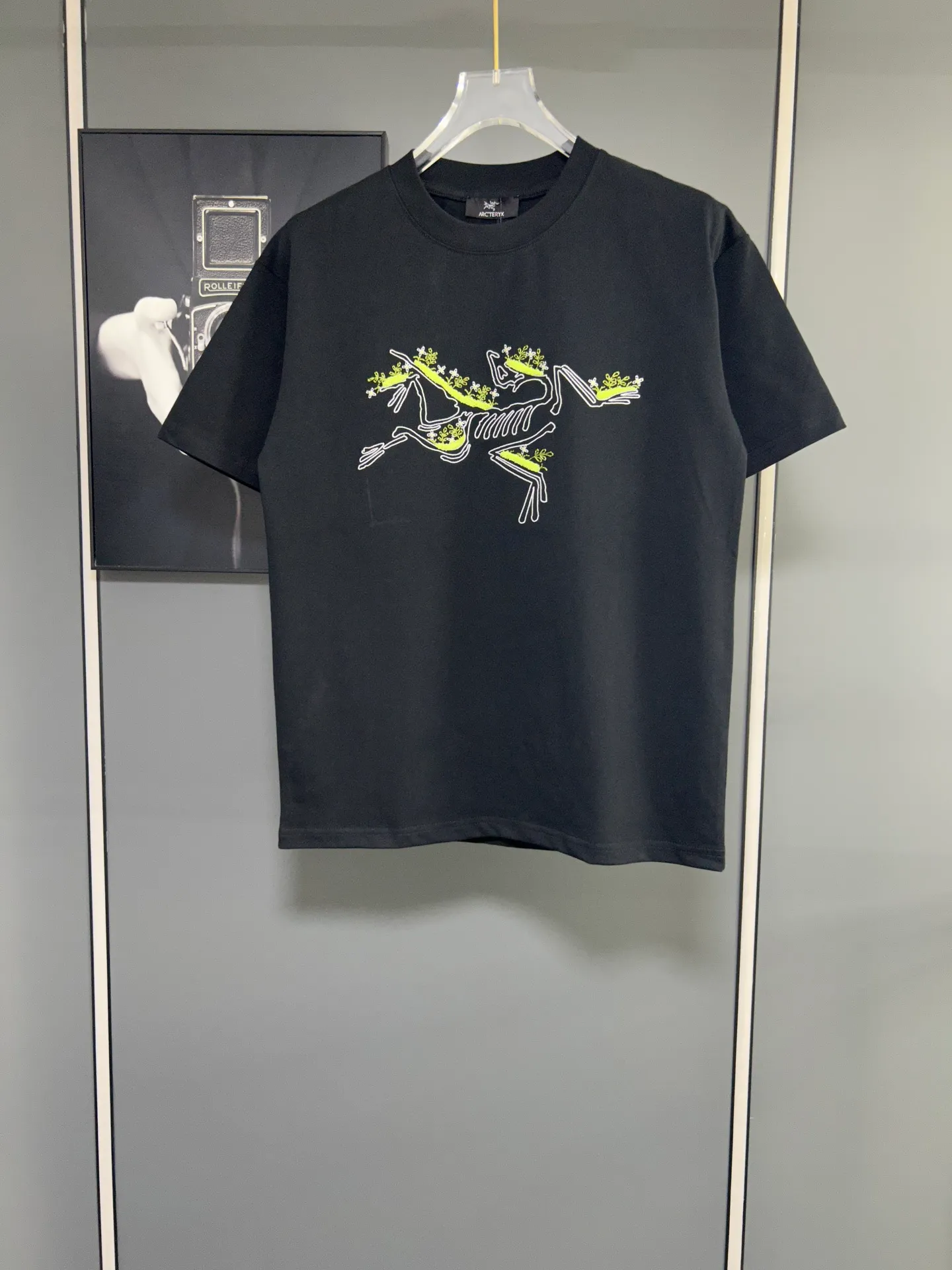 ARC TERYX/ Quality T Classic LOGO Same Style 2026ss Quality Versatile Quality : Black.White Size：S M L XL